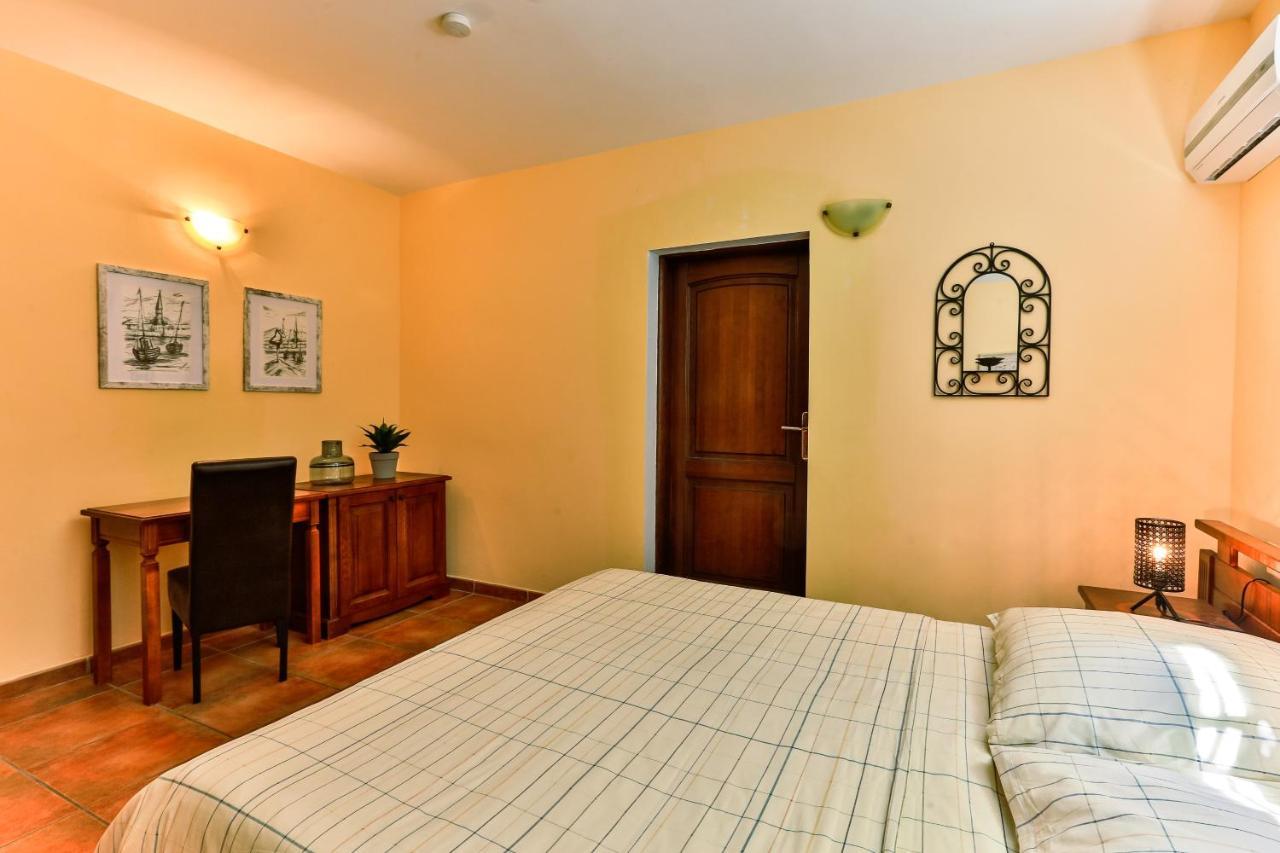 Damonte - Apartments And Rooms Будва Екстер'єр фото