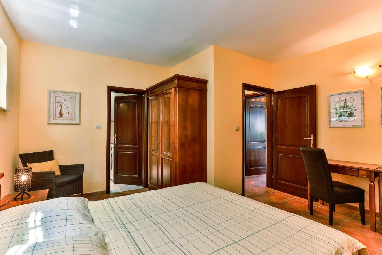 Damonte - Apartments And Rooms Будва Екстер'єр фото