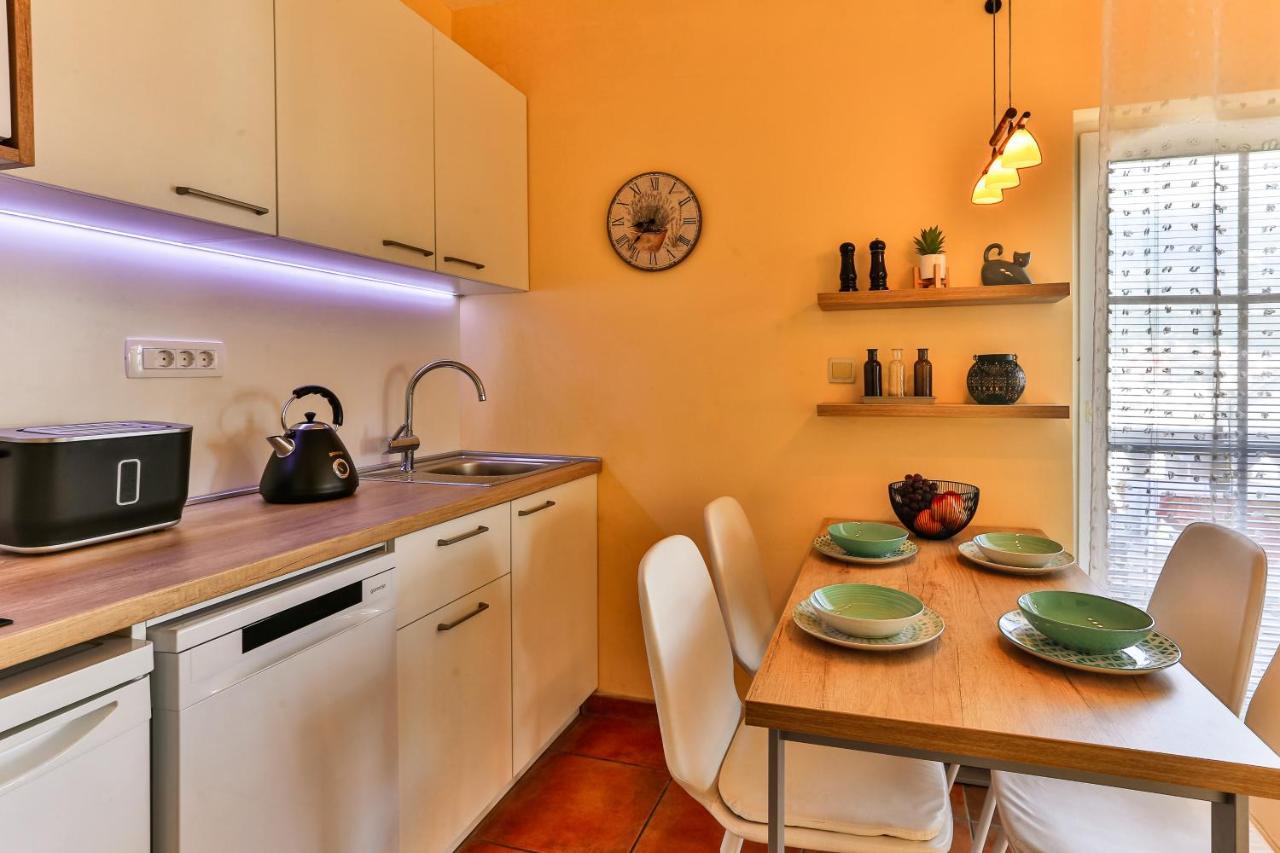 Damonte - Apartments And Rooms Будва Екстер'єр фото