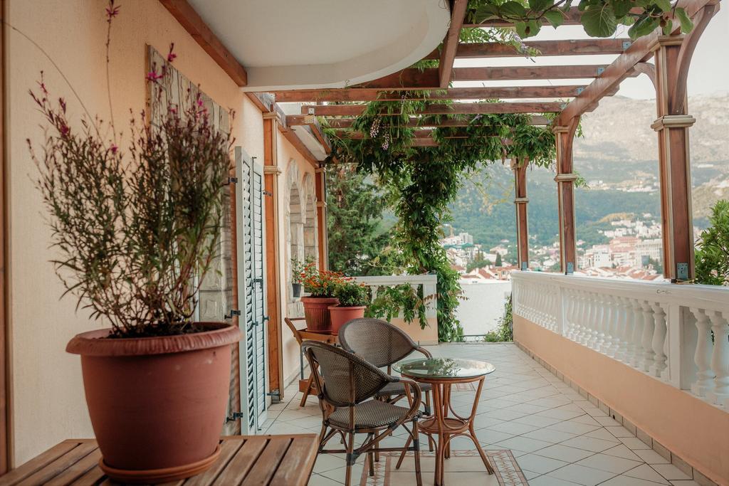Damonte - Apartments And Rooms Будва Екстер'єр фото