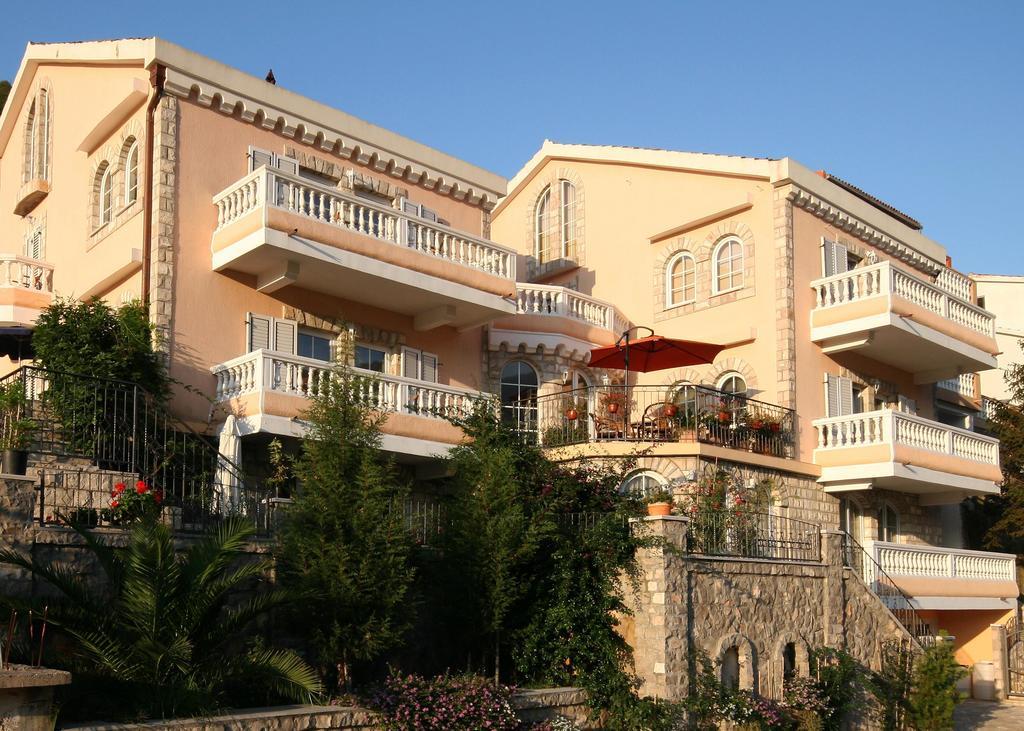 Damonte - Apartments And Rooms Будва Екстер'єр фото