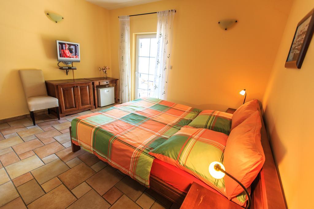Damonte - Apartments And Rooms Будва Екстер'єр фото