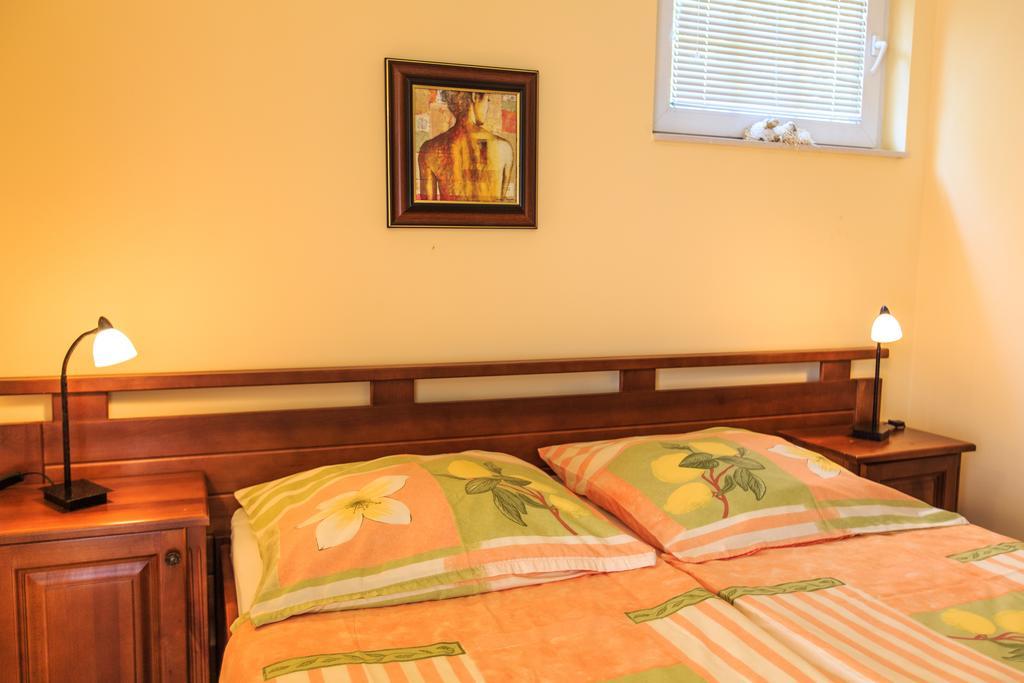 Damonte - Apartments And Rooms Будва Екстер'єр фото